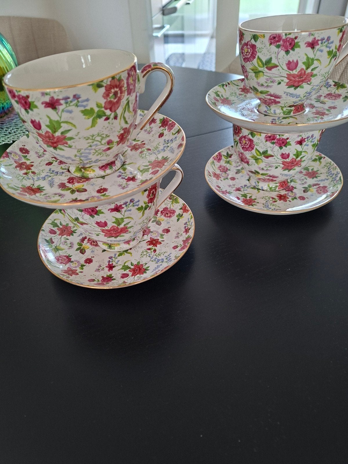 4 kopjes met bloemmotief, Ophalen, Overige stijlen, Kop(pen) en/of Schotel(s)