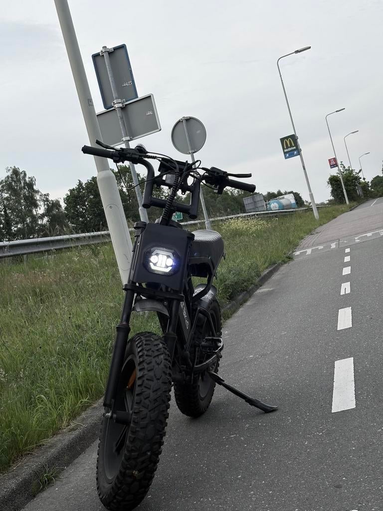 Ouxi v20 pro, Fietsen en Brommers, Brommers | Derbi, Zo goed als nieuw, Ophalen