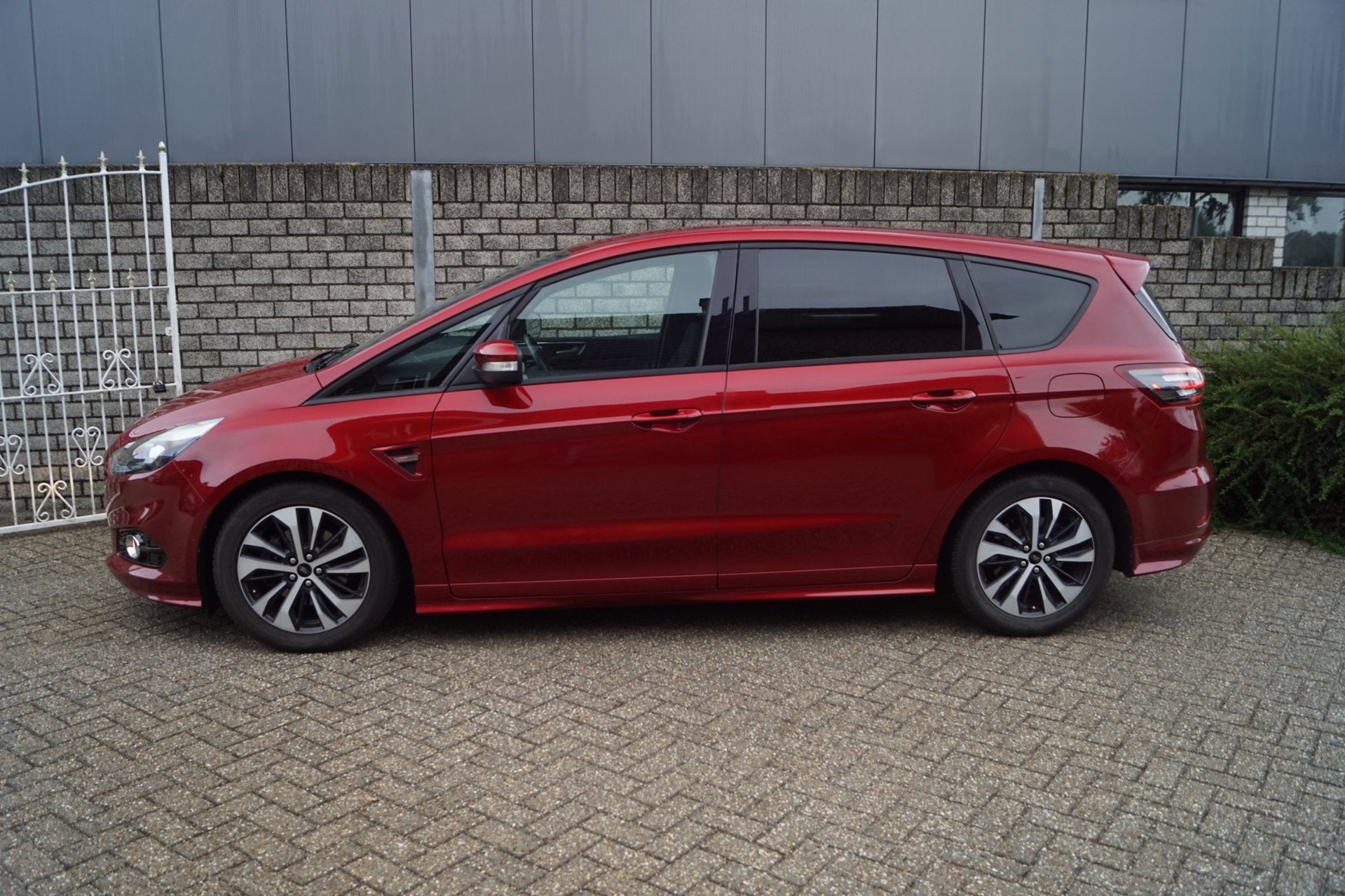 Ford S-Max 1.5 ST-Line Sportst Stoel en Voorruitverw Navi Cl, Auto's, Voorwielaandrijving, Dealer onderhouden, 4 cilinders, Bedrijf