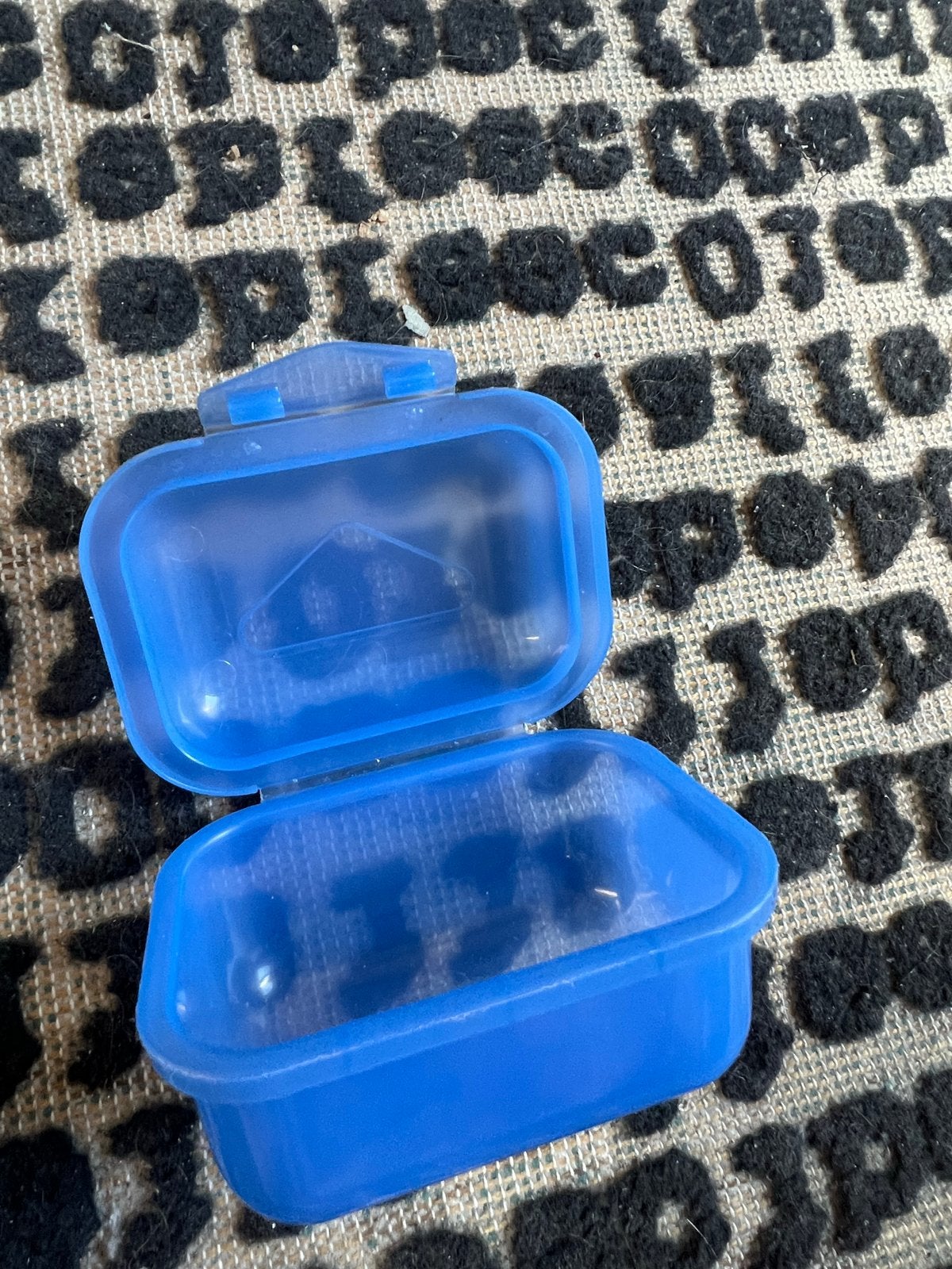 Blauw plastic doosje, Hobby en Vrije tijd, Ophalen of Verzenden