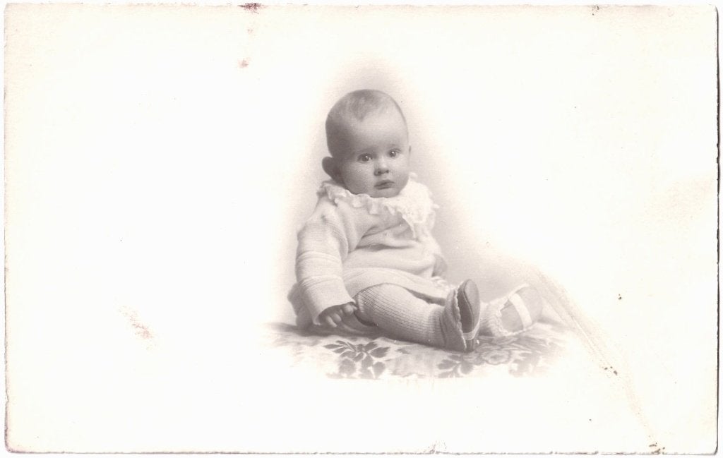 Foto - Kind Baby Roger Wit Pakje - Broeckaert Brussel, Gebruikt, Foto, Ophalen of Verzenden, Voor 1940