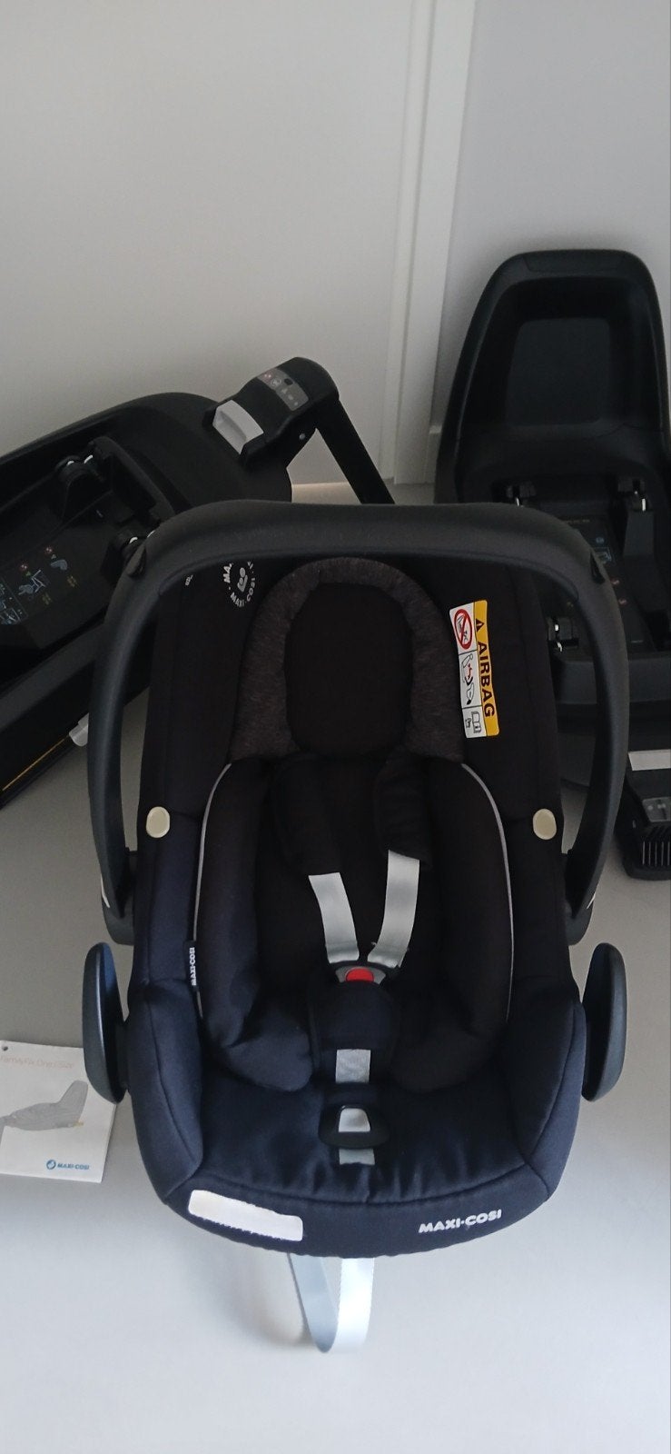 Maxi Cosi Pebble autostoeltje 0-12kg,2x FamilyFix one i-size, Kinderen en Baby's, Autostoeltjes, Ophalen, Zo goed als nieuw, Isofix