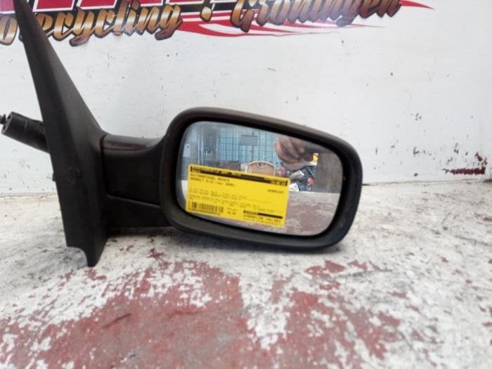 Buitenspiegel rechts van een Renault Clio, Gebruikt, -, Renault, -