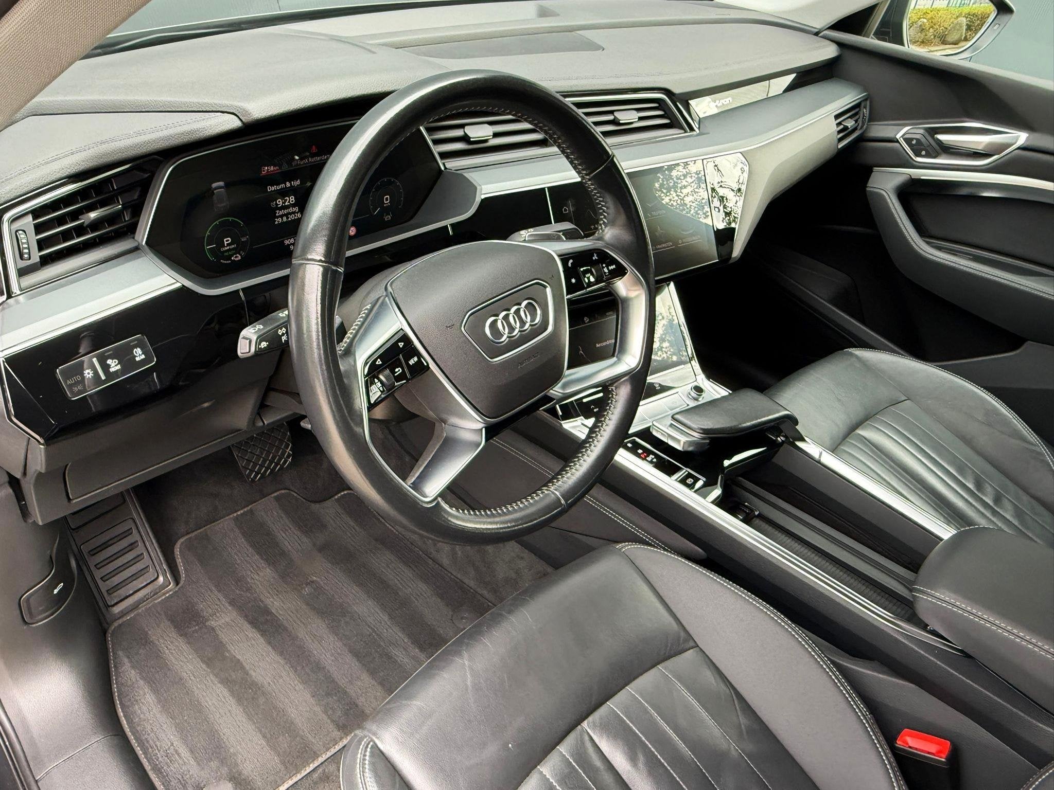 Audi e-tron Sportback 55 quattro Business edition Plus 95 kW, Auto's, Automaat, 131 €/maand, Zwart, 95 kWh