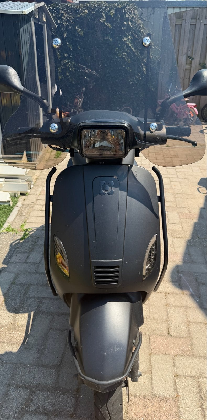 AGM scooter mat zwart met windscherm, Ophalen of Verzenden, Gebruikt, Benzine, Overige merken