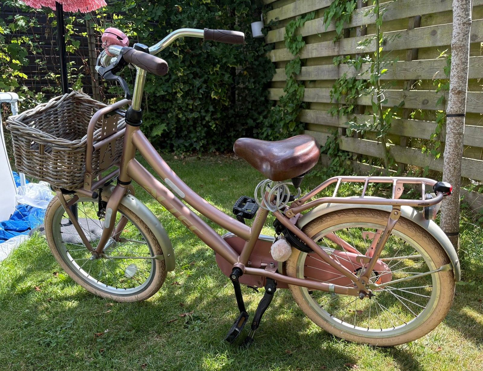 20 inch meisjesfiets merk Altec., Ophalen, Terugtraprem, Gebruikt, Handrem