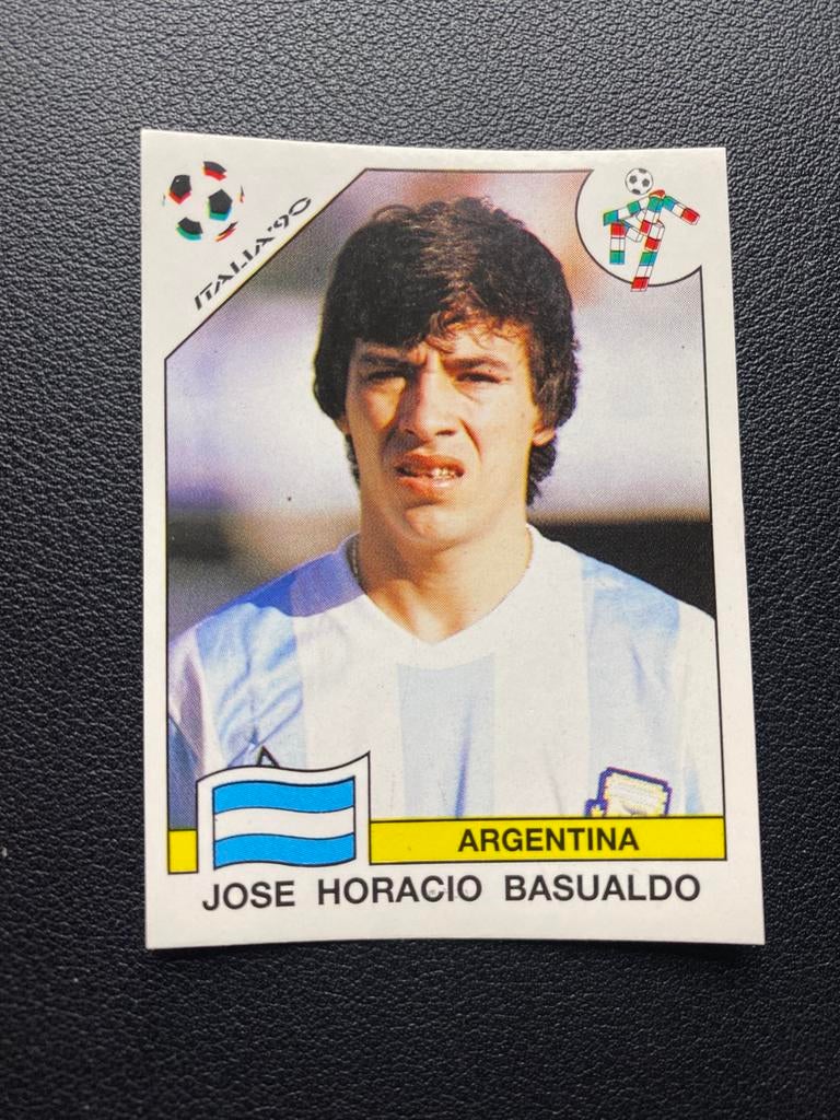 Jose Basualdo - Argentinië - Panini WK 1990 Sticker - 126, Verzamelen, Sportartikelen en Voetbal, Ophalen of Verzenden, Zo goed als nieuw