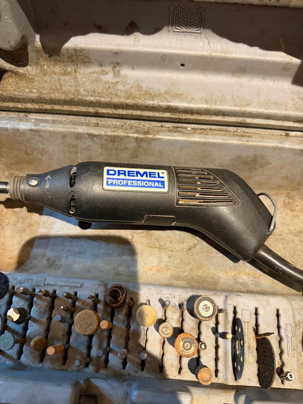 Dremel Professional Model 398 met accessoires, Ophalen of Verzenden, Gebruikt, Multitool, Bosch