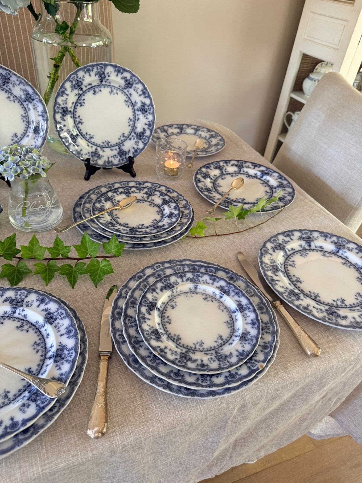 Foto 22 van Furnivals Medina 1898 antiek blue servies 11 pers izgst
