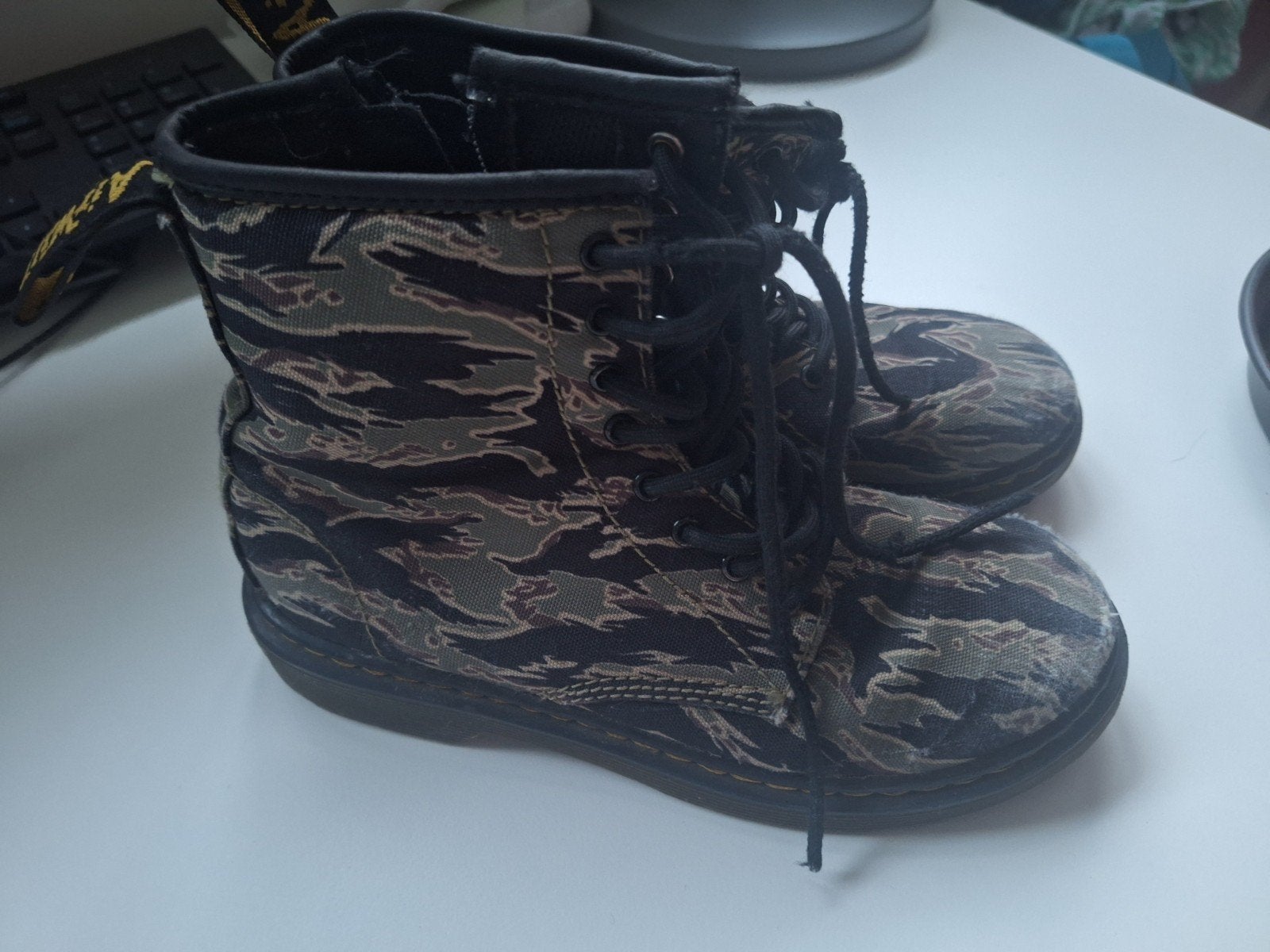 Dr. Martens Camouflage Laarzen - Maat 34, Gebruikt, Jongen of Meisje, Dr martens, Ophalen of Verzenden