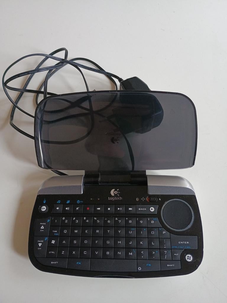 Logitech draadloos, oplaadbaar toetsenbord, Computers en Software, Toetsenborden, Gebruikt, Multimediatoetsen, Logitech, Ophalen of Verzenden