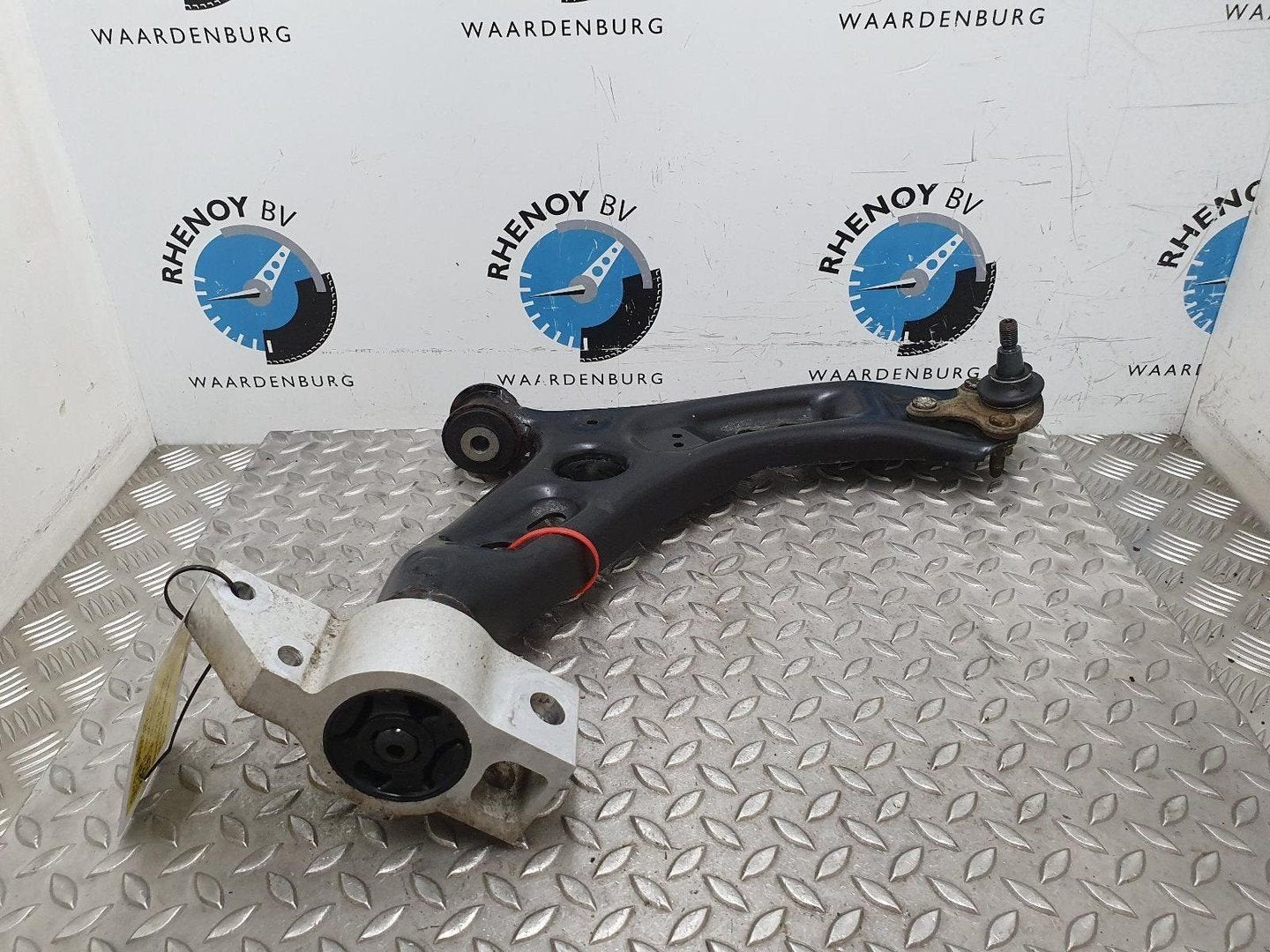 VOLKSWAGEN GOLF TSi DRAAGARM ONDER RV 2012, Gebruikt, -, -, Ophalen of Verzenden