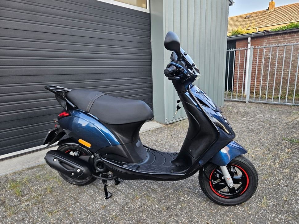 PIAGGIO ZIP 50 4T E4 BROM 2020 DIAMOND BLEU 7070KM + OPTIES, Maximaal 45 km/u, Onbekend, Ophalen of Verzenden, Zo goed als nieuw