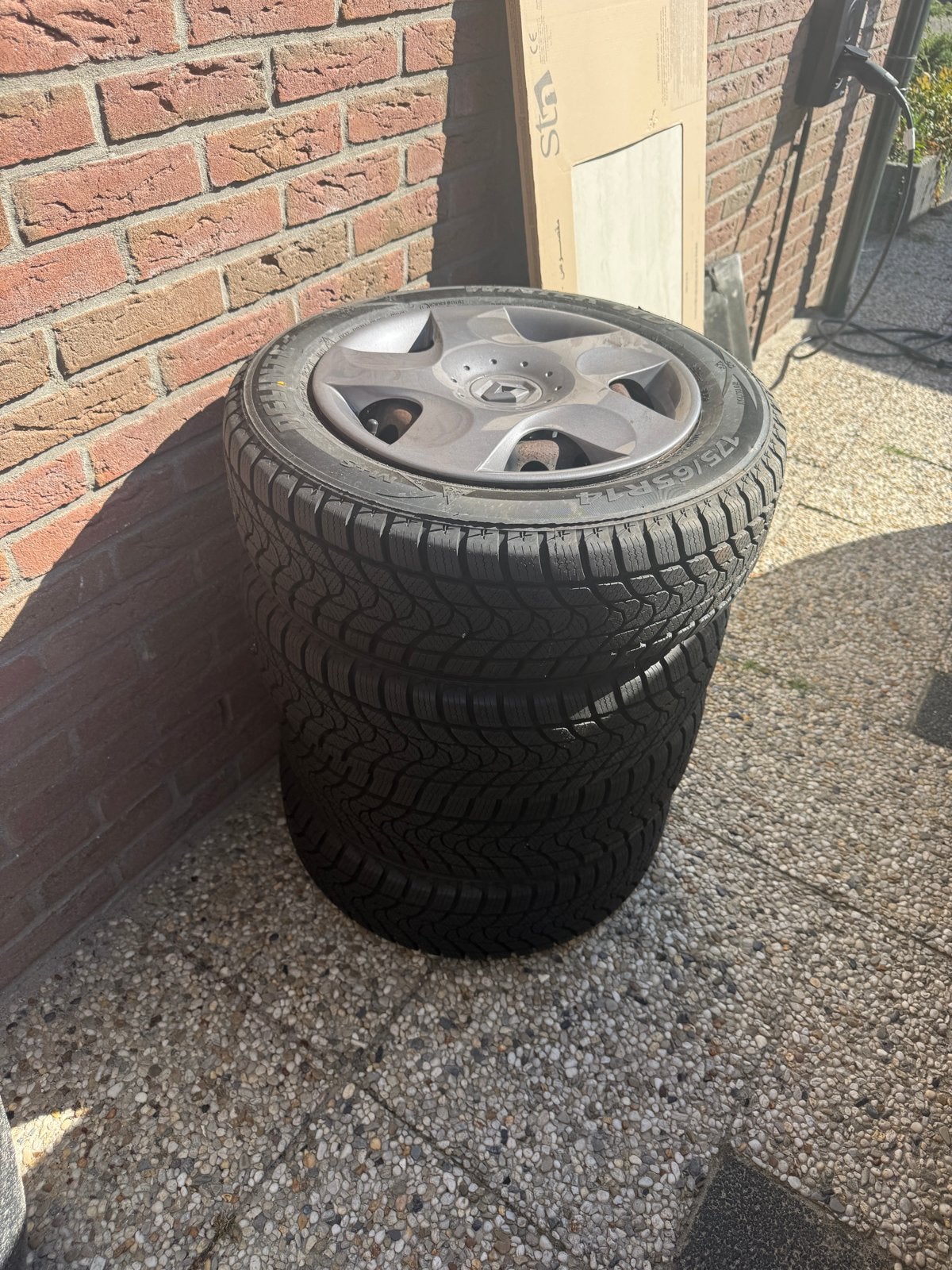 4 winterbanden inclusief velgen 175/65 R14, Ophalen, 14 inch, Gebruikt, 175 mm