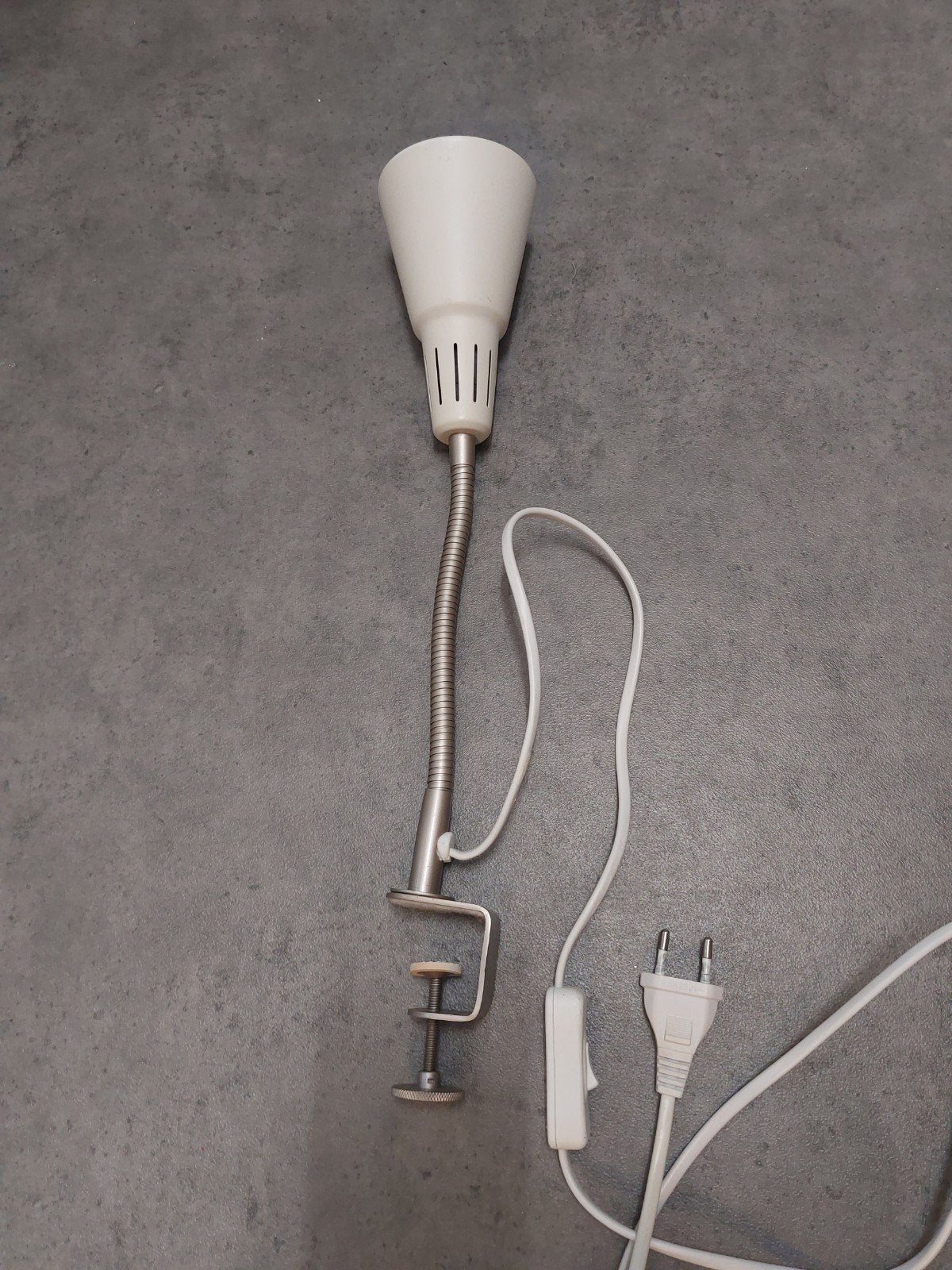 IKEA Kvart bureaulamp met klem, E14 fitting, Wit, Industrieel, E14 (klein), Zo goed als nieuw