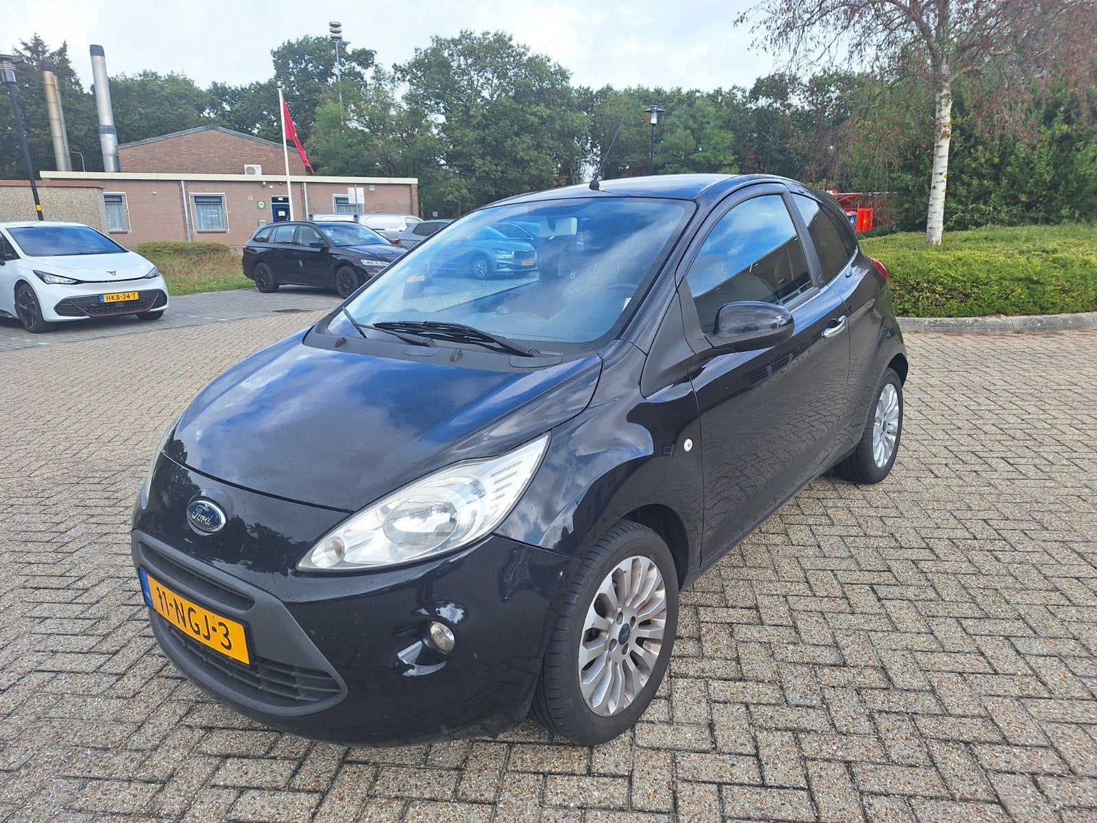 Ford Ka 1.2 51KW 2010 Zwart, Voorwielaandrijving, 1242 cc, 4 cilinders, 4 stoelen