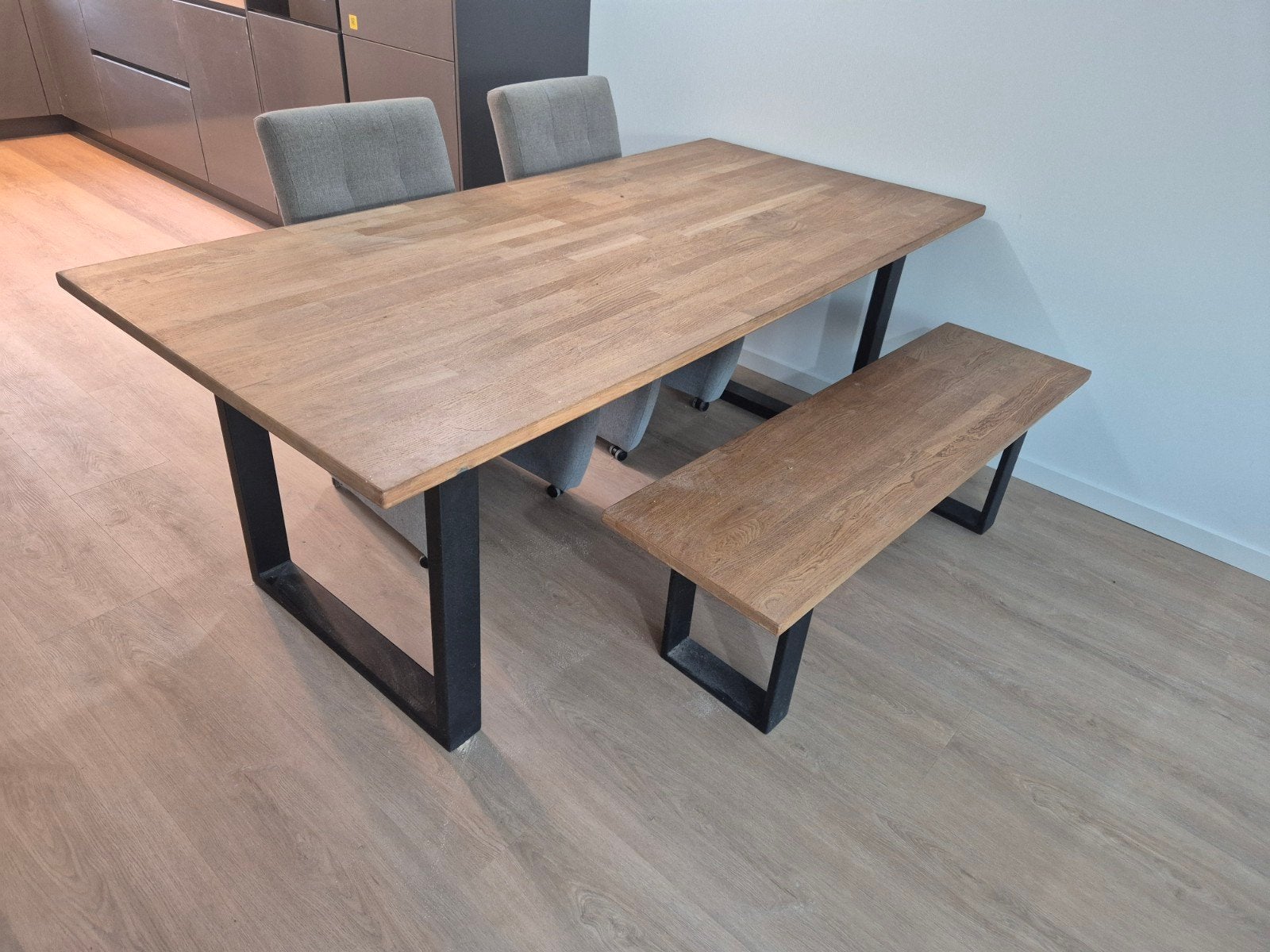 Eikenhouten eettafel met bankje, Gebruikt, Modern industrieel, 150 tot 200 cm, Rechthoekig