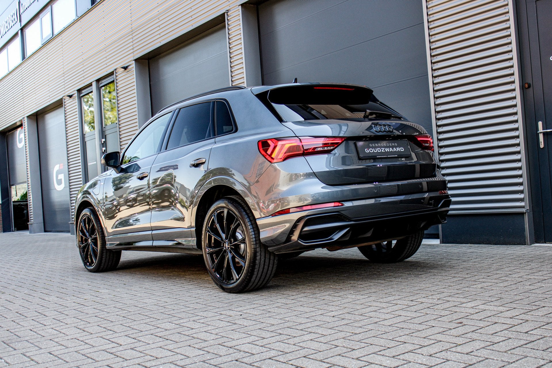 Audi Q3 45 TFSI e S Edition | Memory | 360 camera | Trekhaak, Gebruikt, Euro 6, Leder en Stof, Hybride Elektrisch/Benzine