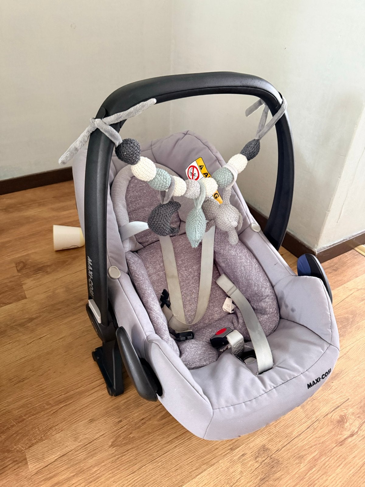 Maxi-Cosi autostoel met speelboog, Autogordel, Ophalen of Verzenden, Zo goed als nieuw, 0 t/m 13 kg
