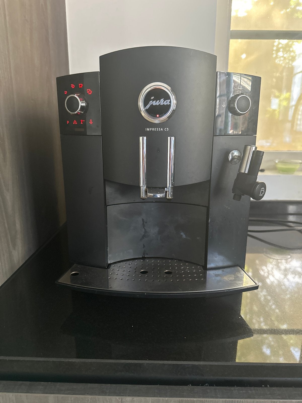 Jura Impressa C5 volautomatische koffiemachine, Afneembaar waterreservoir, Gebruikt, Koffiemachine, Koffiebonen