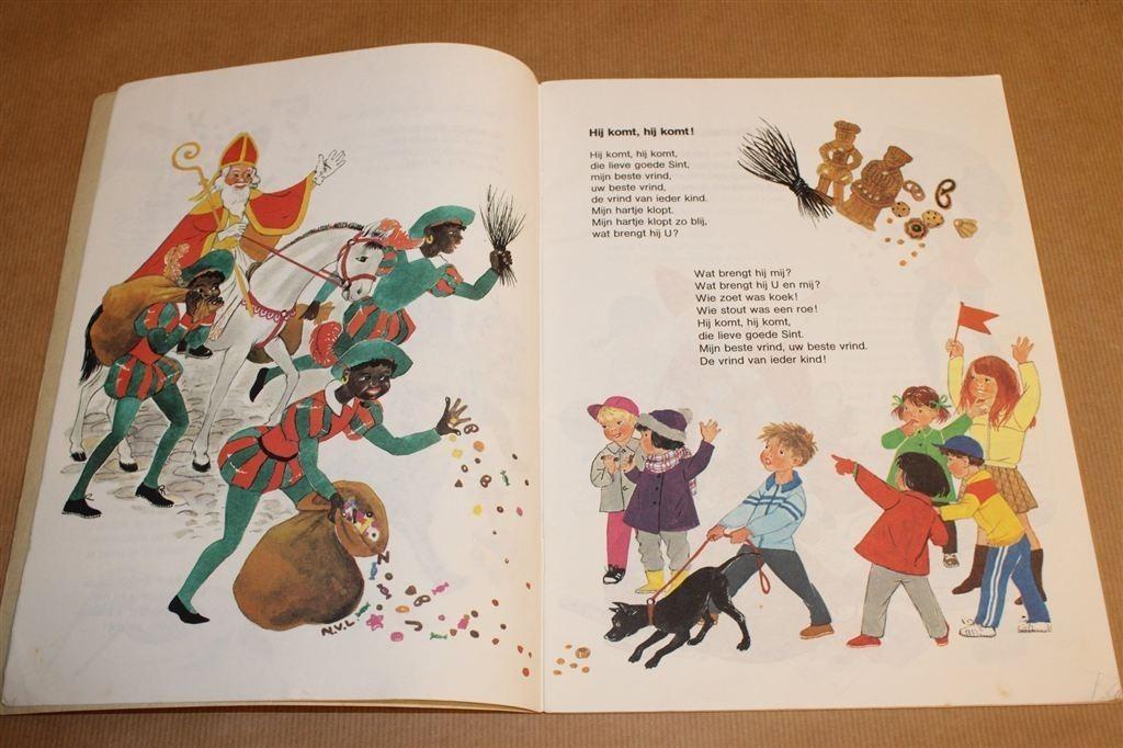Daar Komt Sinterklaas! [1970] — Vintage Prentenboek, Gebruikt, -, -, Ophalen of Verzenden