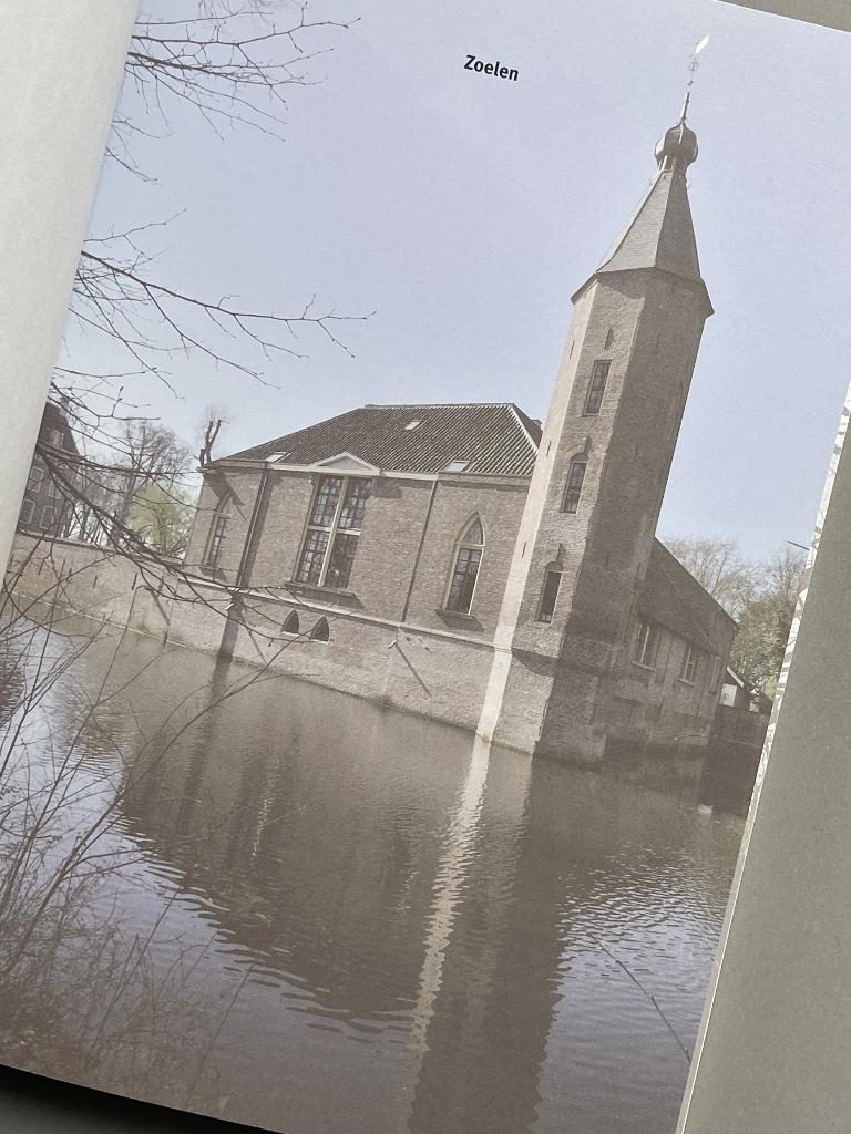 Zoelen. Symbool van macht en weelde 2011, Boeken, Ophalen of Verzenden, 20e eeuw of later, Zo goed als nieuw