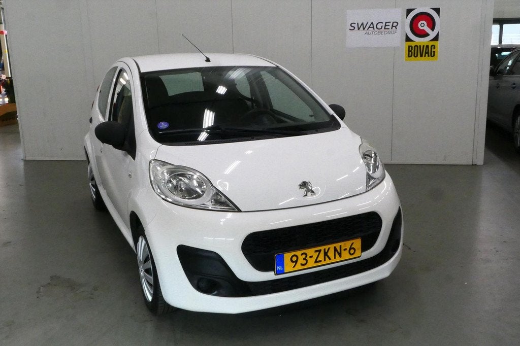 PEUGEOT 107 1.0 12V 5DR Accent, Auto's, Peugeot, Euro 5, Stof, Gebruikt, 4 stoelen