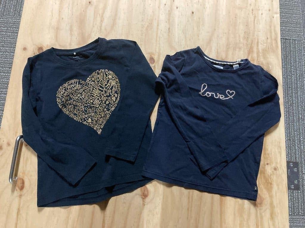 Twee donkerblauwe shirts voor meisje - maat 110, Kinderen en Baby's, Kinderkleding | Maat 110, Gebruikt, Meisje, Name it, Ophalen of Verzenden