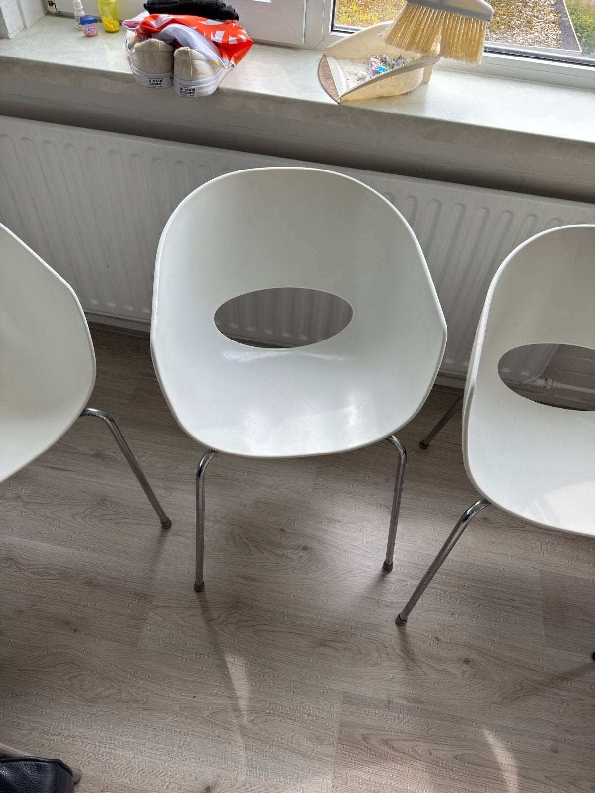Stevige witte kuipstoelen, Gebruikt, Drie, Wit, Ophalen of Verzenden