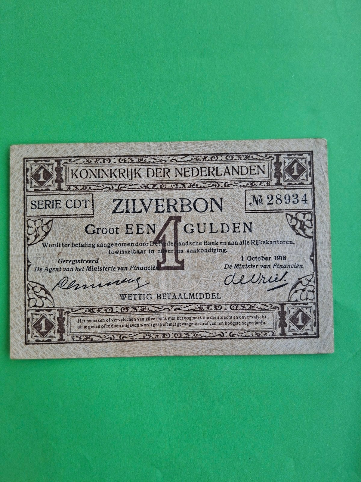 1 gulden Zilverbon uit 1918 in ZF
Serie nummer CDT 28934
PL, Ophalen of Verzenden, 1 gulden, Los biljet