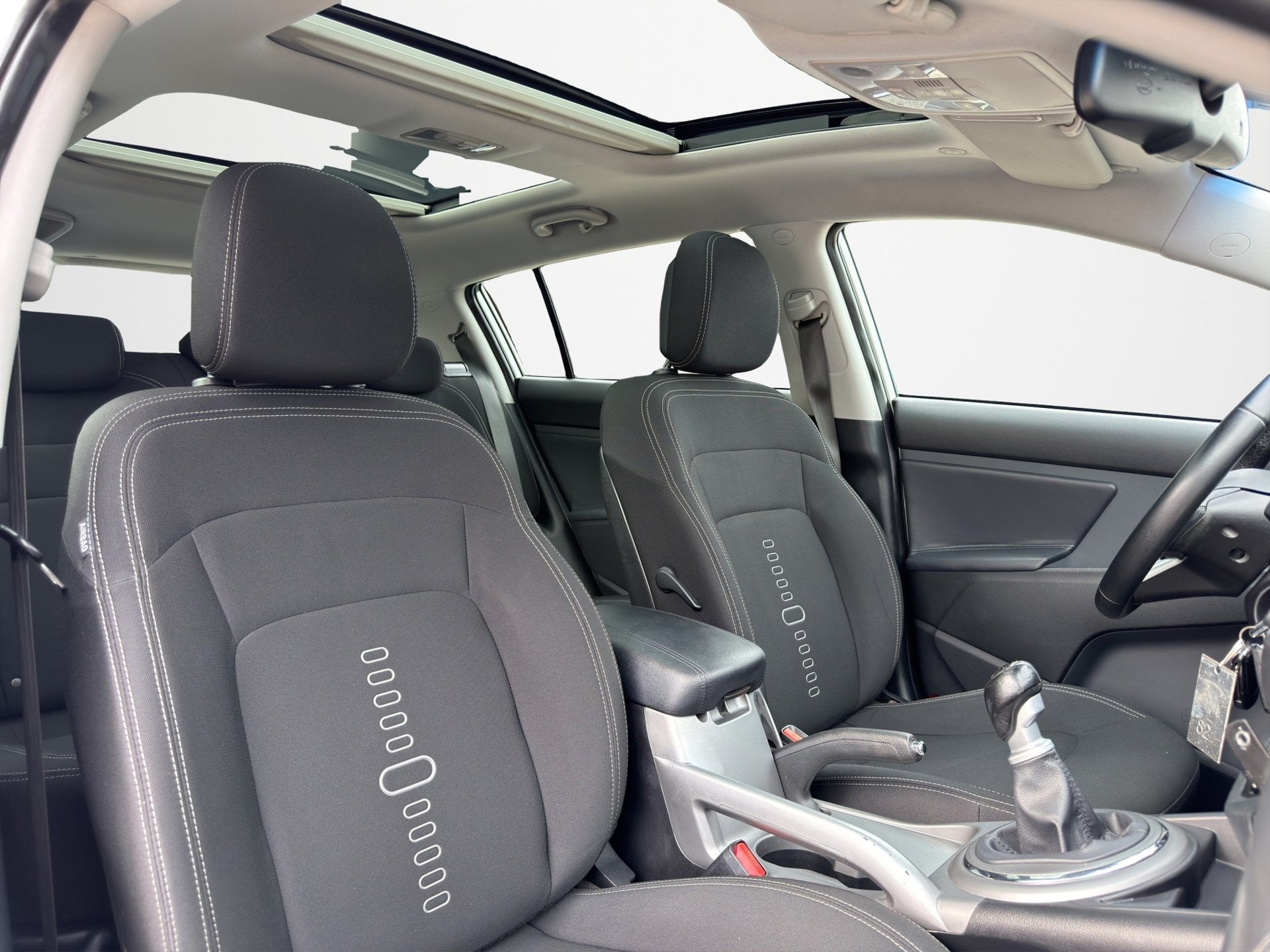 Kia Sportage 1.6 GDI Plus Pack Clima|Pano|Camera|Trekhaak, Voorwielaandrijving, 1591 cc, 4 cilinders, Wit