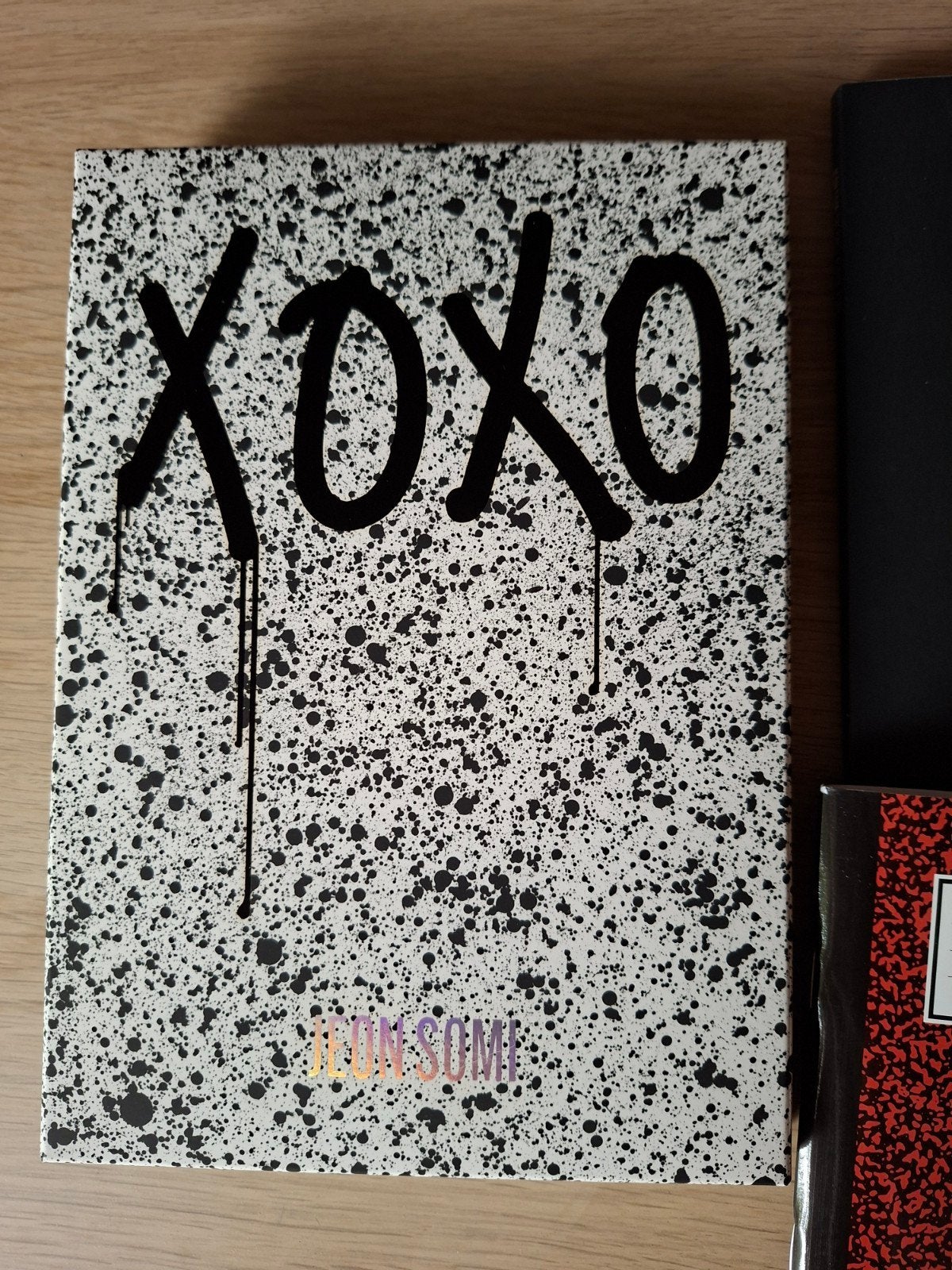 Somi Jeon Somi first album XOXO compleet, Inclusief doosje, K-pop, Ophalen of Verzenden, Zo goed als nieuw