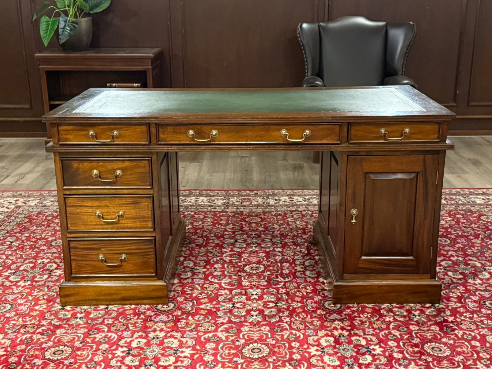 Klassiek Engels bureau #682, Huis en Inrichting, Bureaus, Overige typen, 155 cm, Hout, Bruin