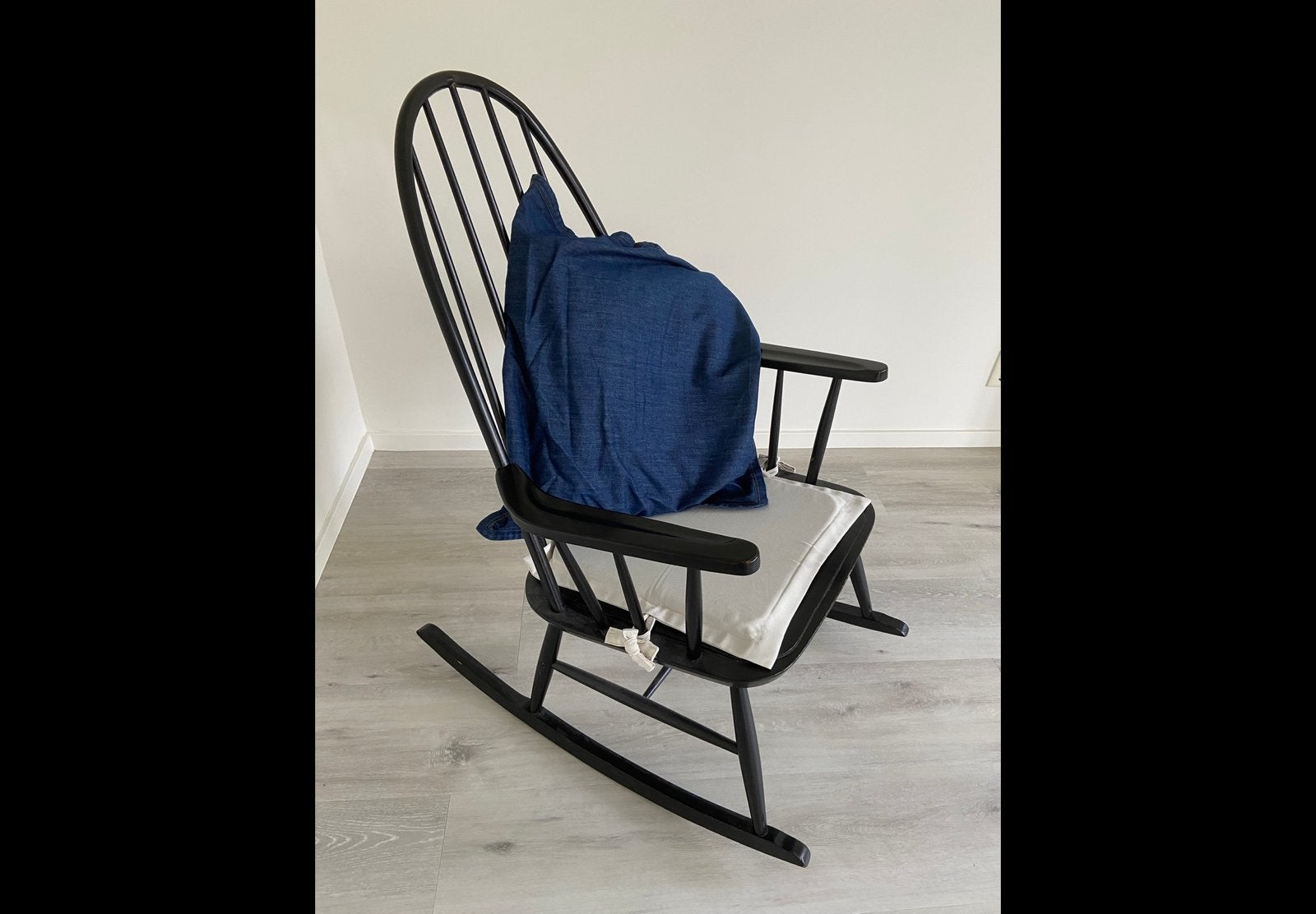 Vintage, zwarte schollenstoel, Ophalen, Gebruikt, Hout
