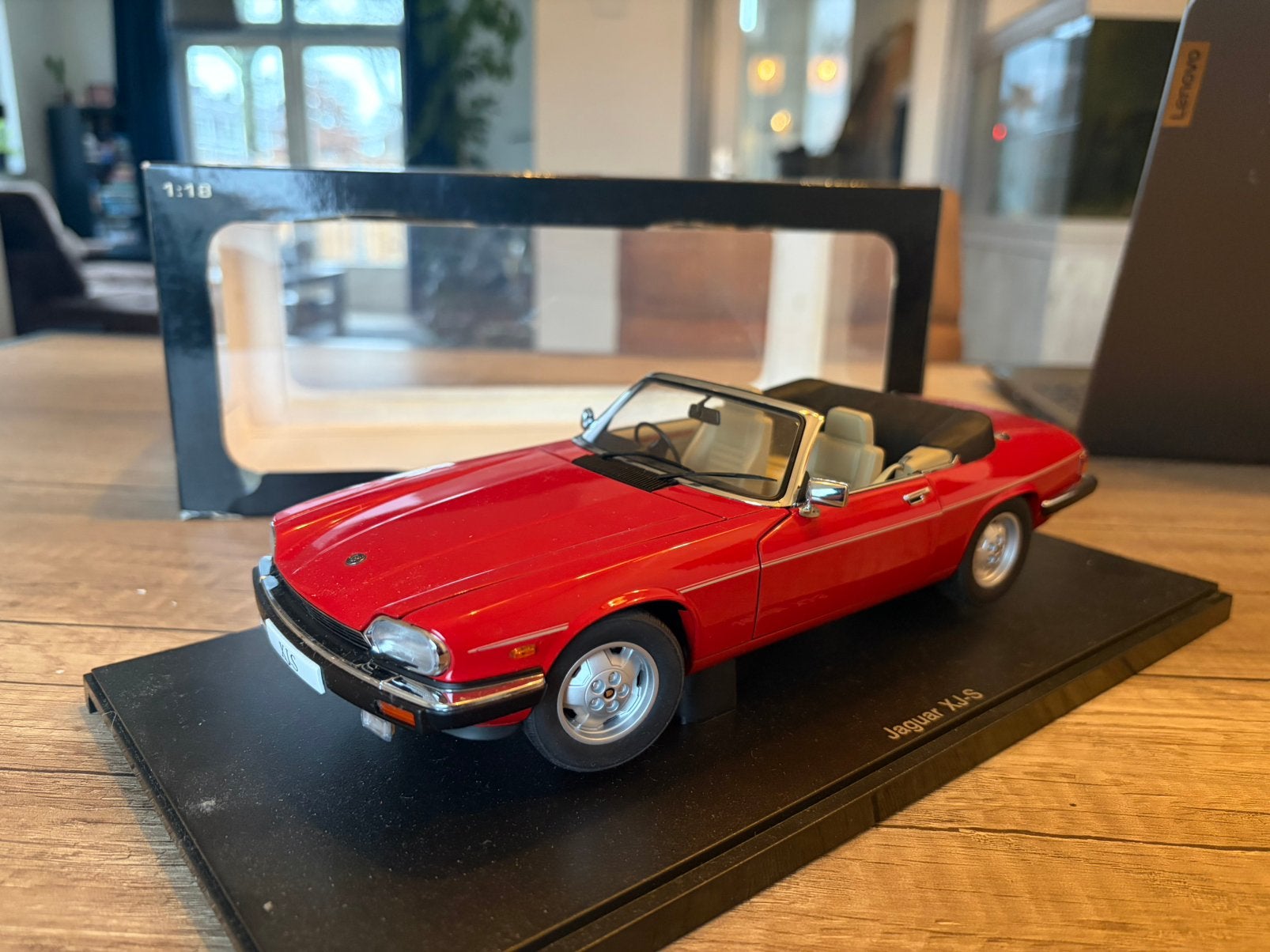 Autoart Jaguar XJS XJ-S Cabriolet rood 73572, Ophalen of Verzenden, Zo goed als nieuw, Auto, Autoart
