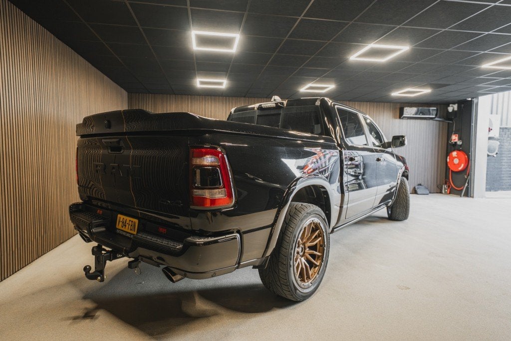 Dodge RAM LPG, spiegel camera, 12, stoelvent, luchtvering, Auto's, Automaat, Huisgarantie, Met garantie (alle), Zwart