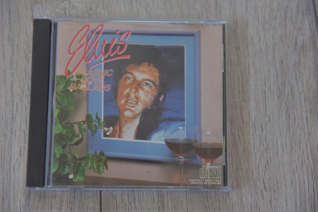 ELVIS PRESLEY -- CLASSIC LOVE BALLADS, Verzenden, Zo goed als nieuw