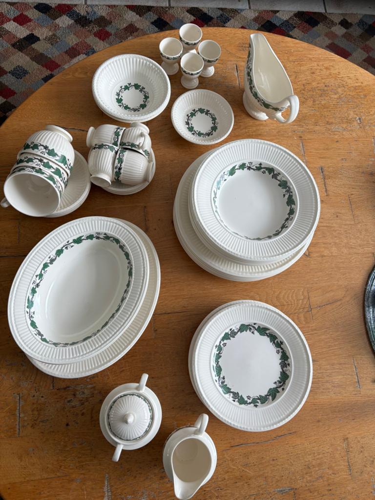 Wedgwood Etruria Barlaston "Stratford" servies, Ophalen
