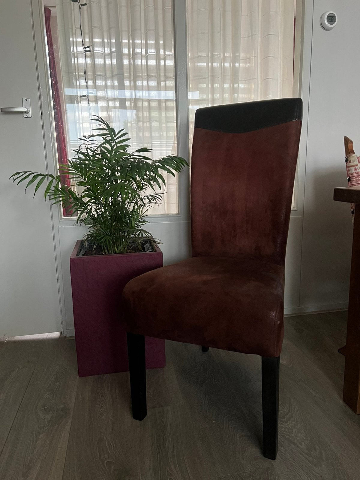 Bruine eetkamerstoelen x2, Ophalen, Zo goed als nieuw, Minder dan 75 cm, 50 tot 75 cm