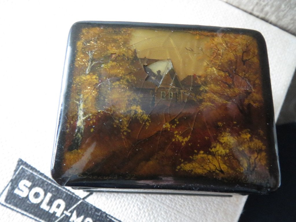Russisch lakdoosje Russische herfst ingelegd met parelmoer, Ophalen of Verzenden, Doos