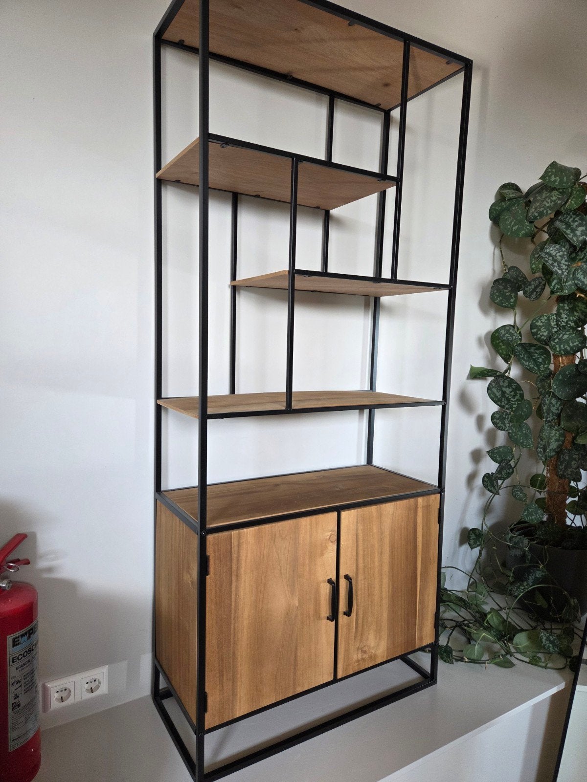 Industriële vakkenkast / boekenkast met deurtjes, Industrieel / loft, 50 tot 100 cm, 150 tot 200 cm, 25 tot 50 cm