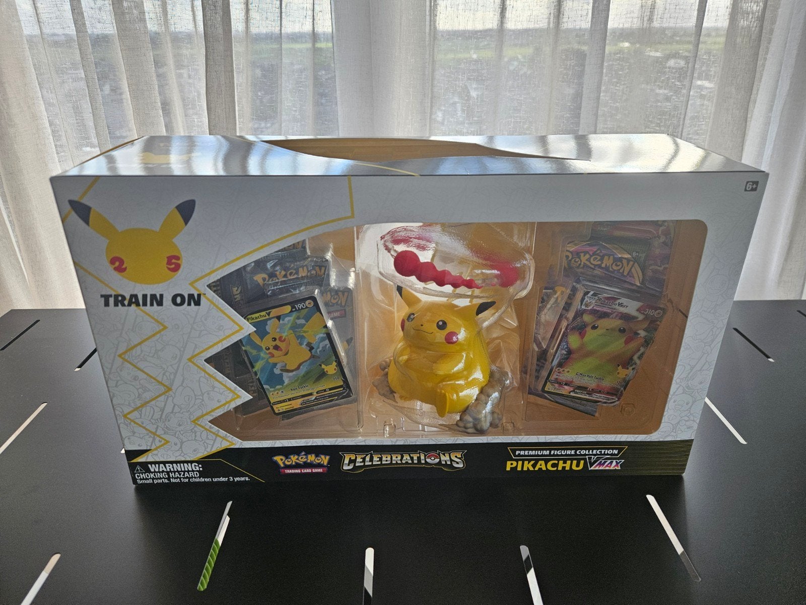 Pokémon Celebrations Pikachu VMAX Premium Figure Collection, Ophalen, Nieuw