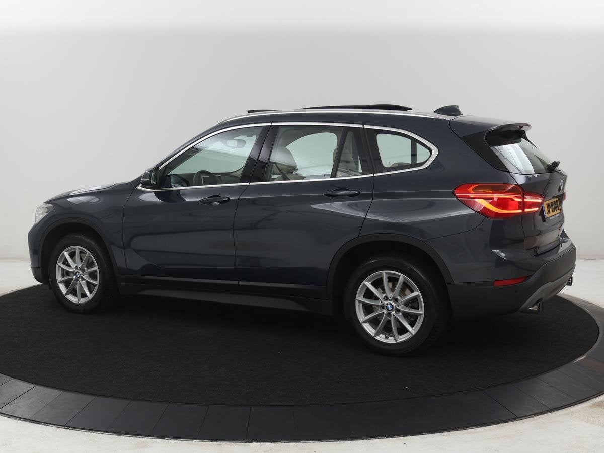 BMW X1 sDrive20i Centennial High Executive | Pano.Dak | Trek, Auto's, 1998 cc, Bedrijf, SUV of Terreinwagen, 84 €/maand