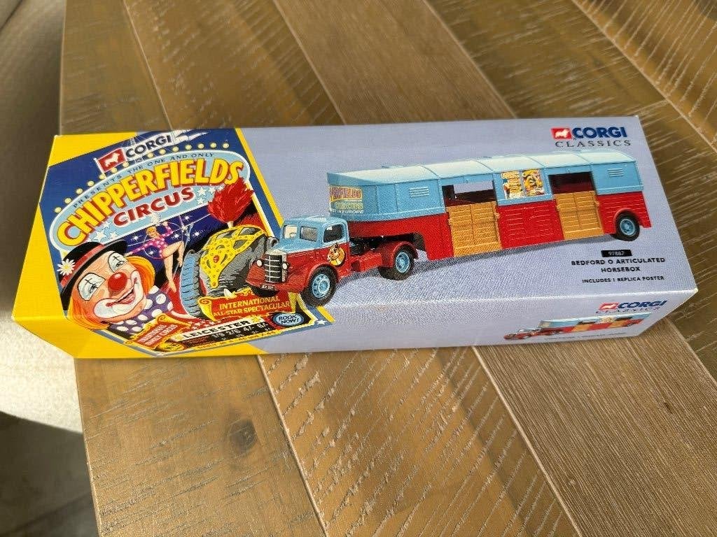 Corgi Classics Chipperfields Circus Bedford O Horsebox 1:50, Hobby en Vrije tijd, Modelauto's | 1:50, Ophalen of Verzenden, Nieuw
