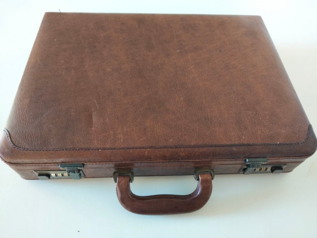 Attache koffer van leer, Sieraden, Tassen en Uiterlijk, Koffers, Slot, Ophalen of Verzenden, Zo goed als nieuw, Minder dan 35 cm