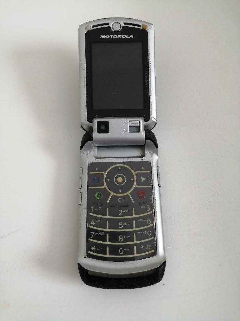Zeer Zeldzame Motorola RAZR V3x Klaptelefoon Flip Phone 2005, Gebruikt, Zwart, Fysiek toetsenbord, Ophalen of Verzenden