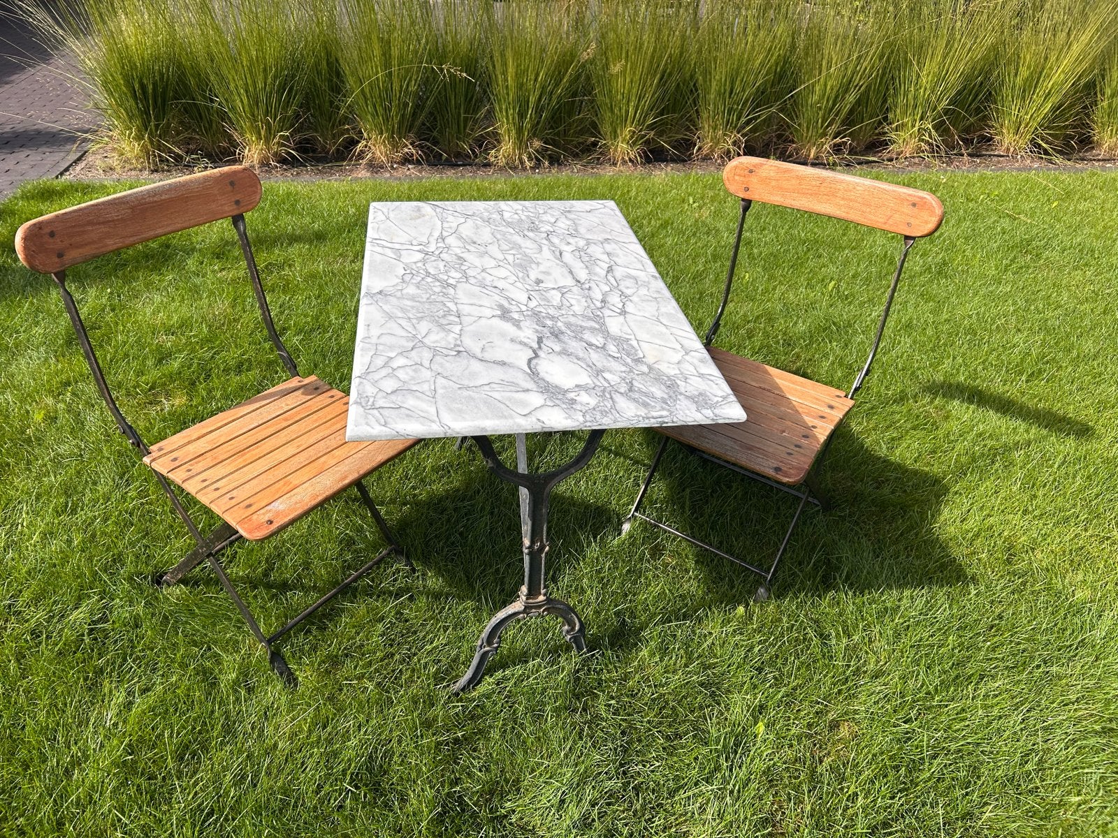 Brocante Bistro Set: Gietijzer, Marmer & Acaciahout, Gebruikt, Eettafel, Tuinset, Hout