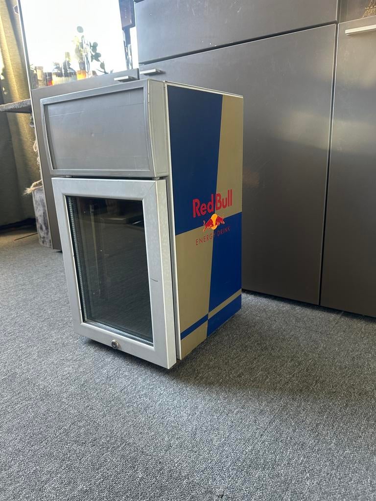 Red Bull mini koelkast - lamp defect, koelt goed, Zonder vriesvak, Ophalen of Verzenden, Minder dan 75 liter, Niet werkend