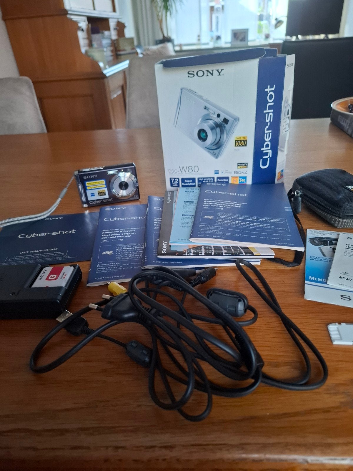 Complete Set: Sony Cyber-shot DSC-W80 (7.2MP), Beeldstabilisatie, Gebruikt, Ophalen of Verzenden, Compactcamera
