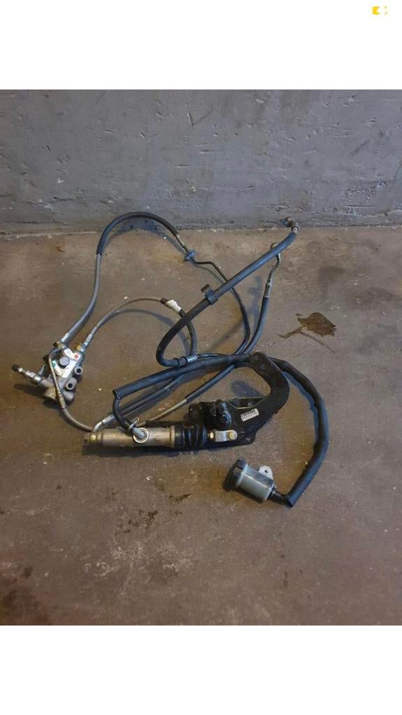 Piaggio MP3 Yourban 300 LT Voetrempomp + Remleiding, Ophalen of Verzenden